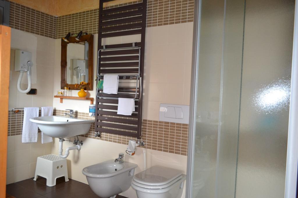 B&B Edera Castagnole Piemonte Exterior foto